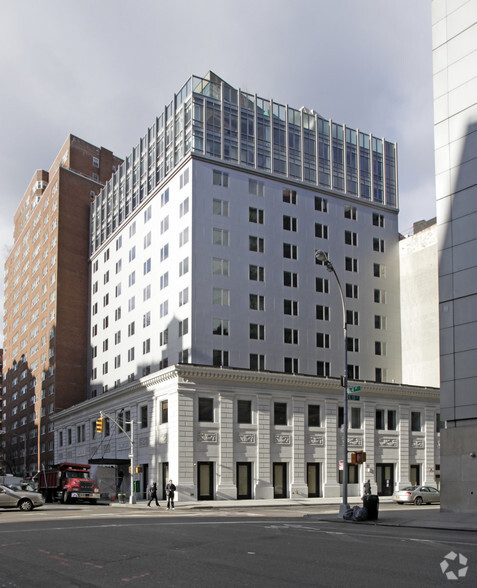 Primary Photo Of 134 4th Ave, New York Hotel For Lease