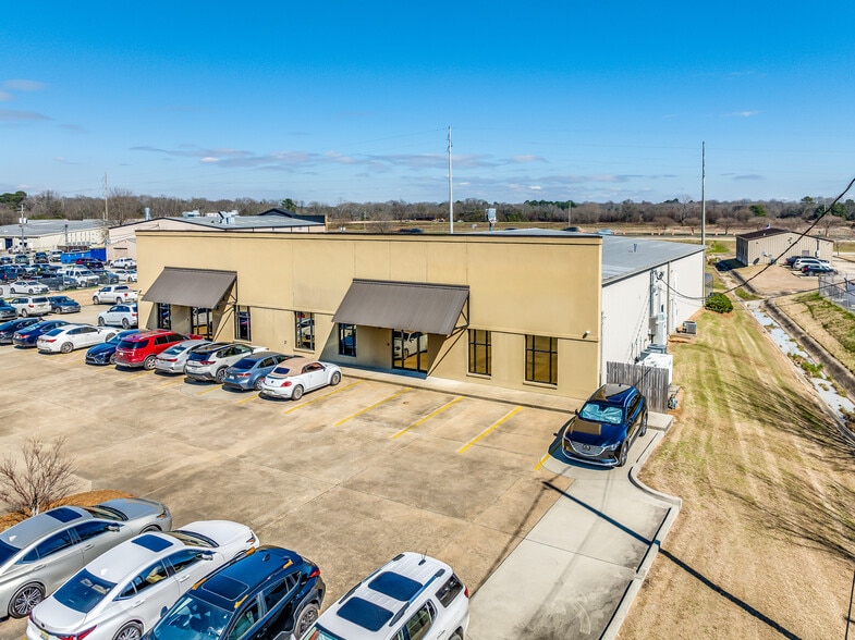 More Photos Of 1028-1030 Lagoon Business Loop, Montgomery Flex For Sale