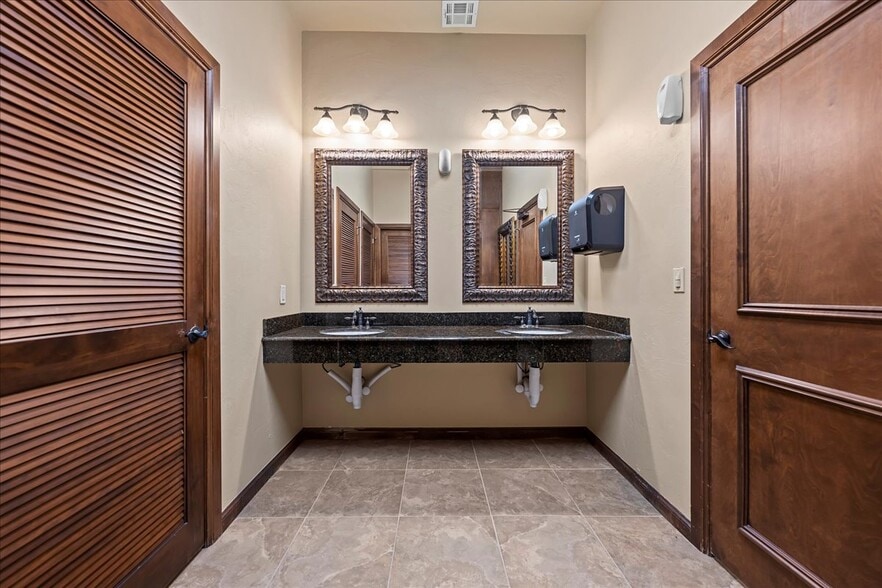 More Photos Of 16201 N May Ave, Edmond Office For Sale