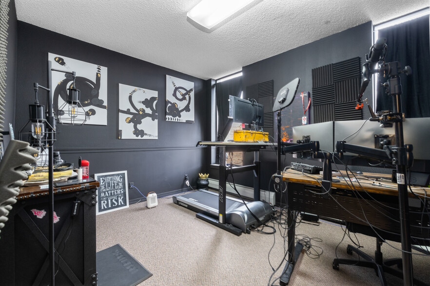 More Photos Of 17 2nd St E, Kalispell Storefront Retail Office For Sale