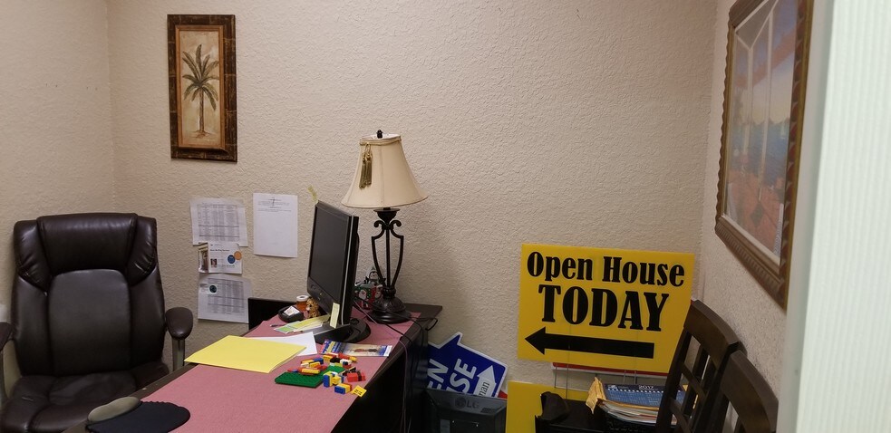 More Photos Of 2115 61st St, Galveston Storefront Retail Office For Lease