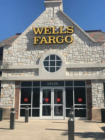 More Photos Of 18204-18410 Preston Rd, Dallas Unknown For Lease