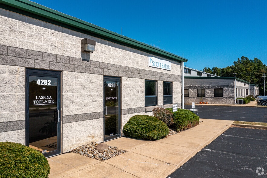 More Photos Of 4270-4282 Hudson Dr, Stow Light Manufacturing For Lease