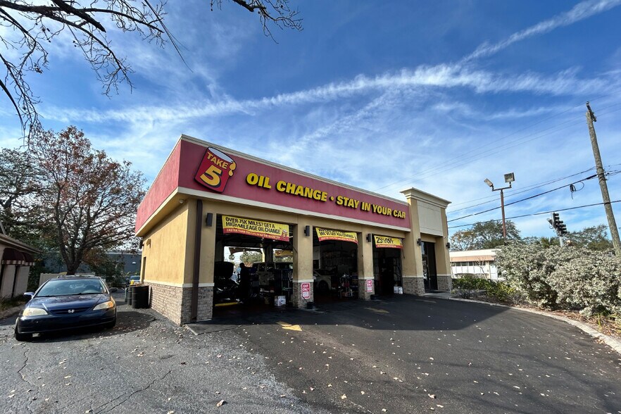 More Photos Of 2502 W Kennedy Blvd, Tampa Auto Repair For Sale