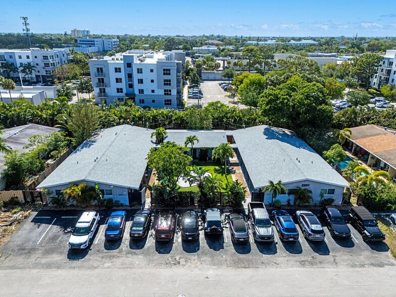 Primary Photo Of 2201 NE 14th Ave, Wilton Manors Apartments For Sale