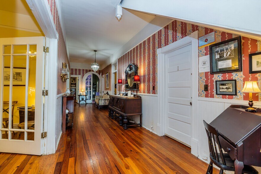 More Photos Of 252 Seavy St, Senoia Hospitality For Sale