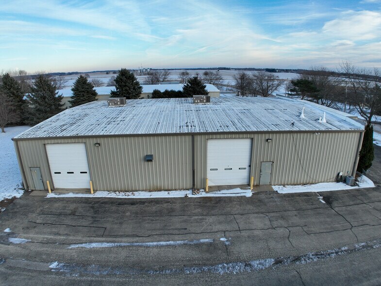 More Photos Of 808 Hicks Dr, Elburn Industrial For Sale