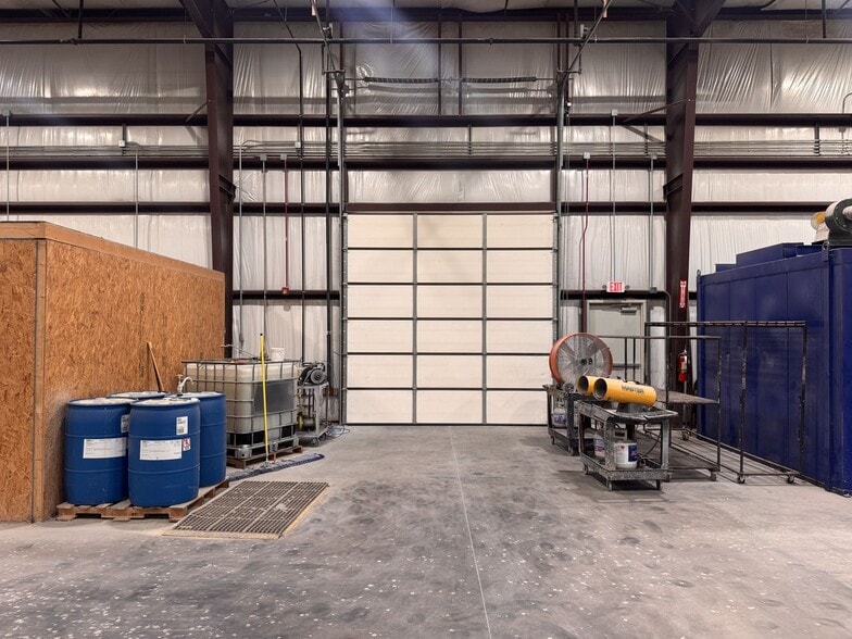 More Photos Of 490 Sam Rayburn Pky, Lenoir City Manufacturing For Lease