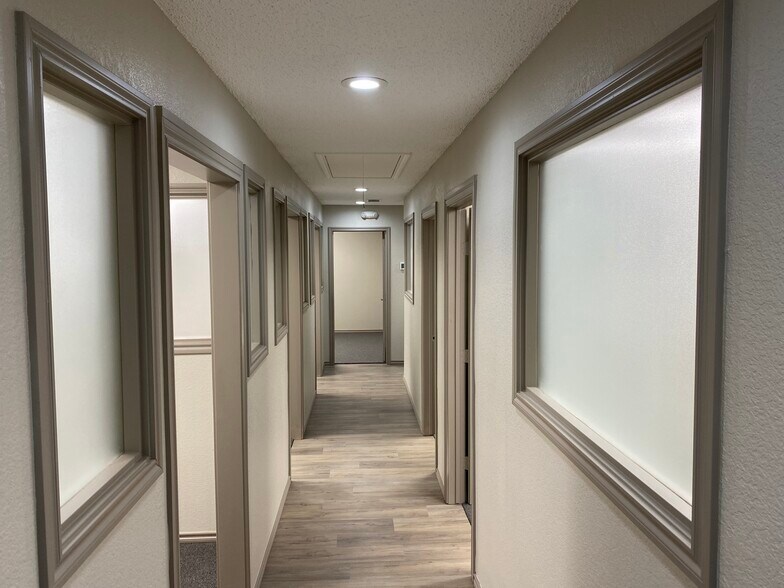 More Photos Of 522 Benson Ln, Roanoke Office For Lease