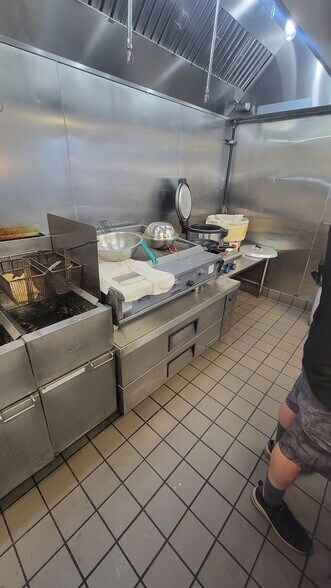 More Photos Of 1730 N Main St, North Logan Fast Food For Lease