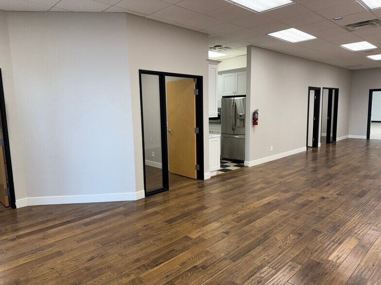 More Photos Of 7655 E Redfield Rd, Scottsdale Light Distribution For Lease