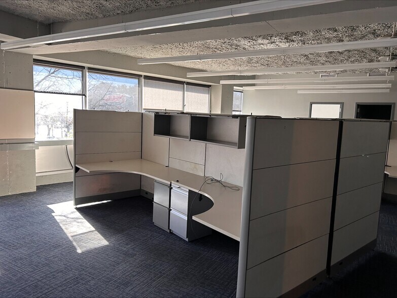 More Photos Of 500 W Martin Luther King Blvd, Austin Office For Sale