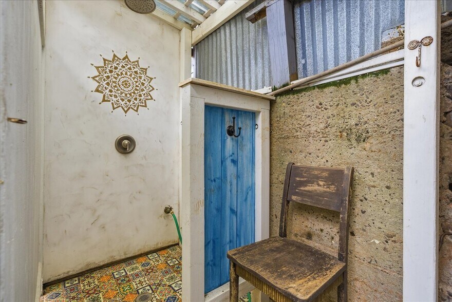 More Photos Of 145 N Market St, Wailuku Storefront Retail Residential For Lease