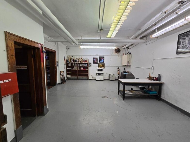 More Photos Of 940 County E hwy, Livingston Specialty For Sale