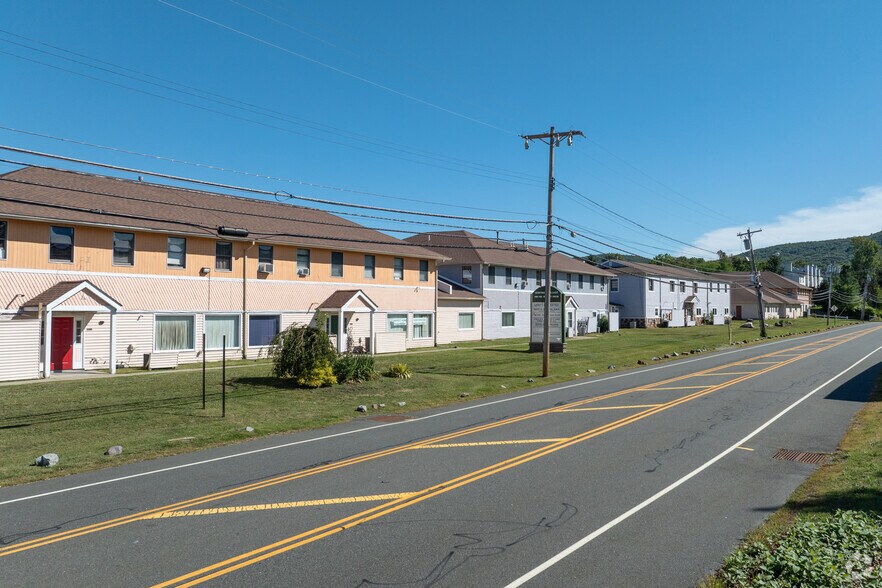 More Photos Of 100 Quarry Rd, Hamburg Medical For Lease