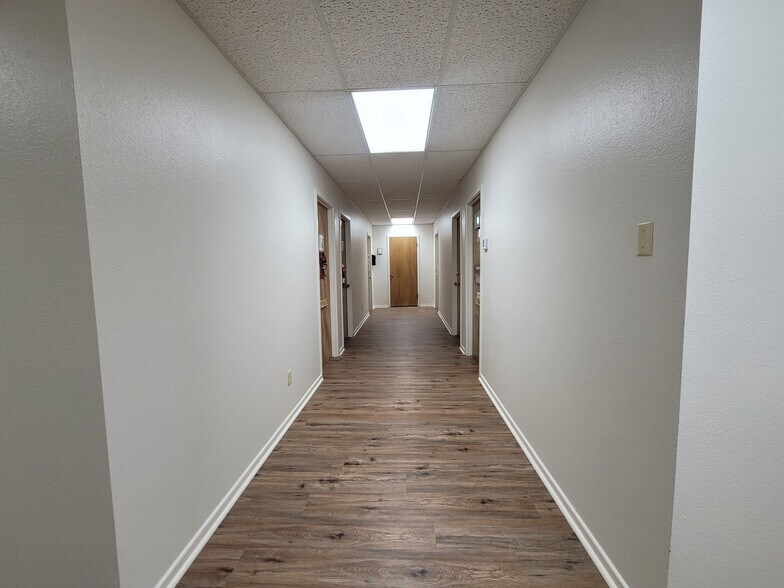 More Photos Of 3311-3313 81st St, Lubbock Medical For Lease