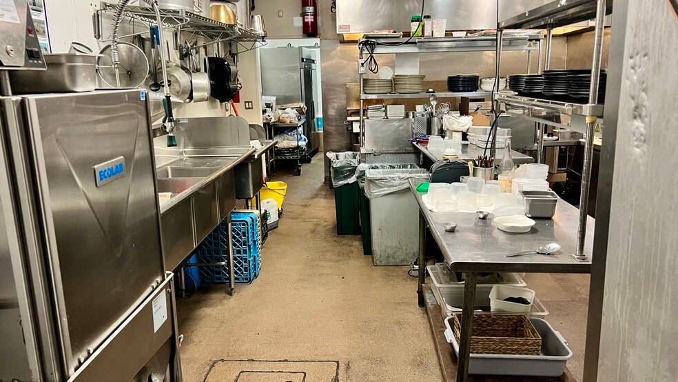 More Photos Of 6744 Greenleaf Ave, Whittier Loft Creative Space For Lease