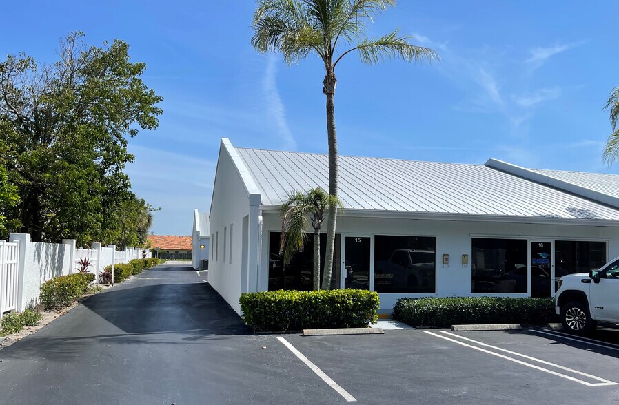 More Photos Of 810 Saturn St, Jupiter Office For Lease
