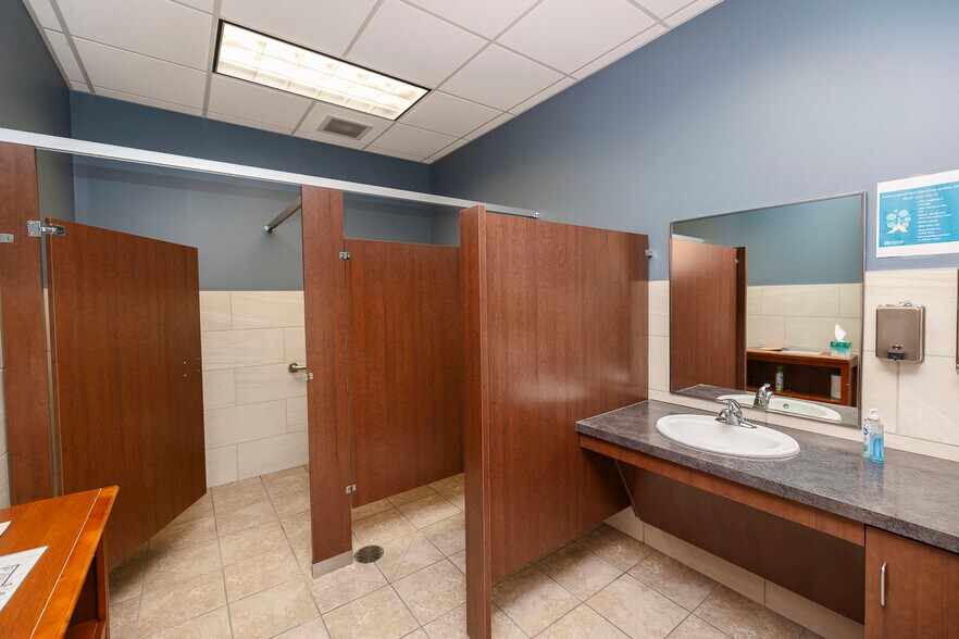 More Photos Of 13203 W 21st Ct N, Wichita Office For Sale