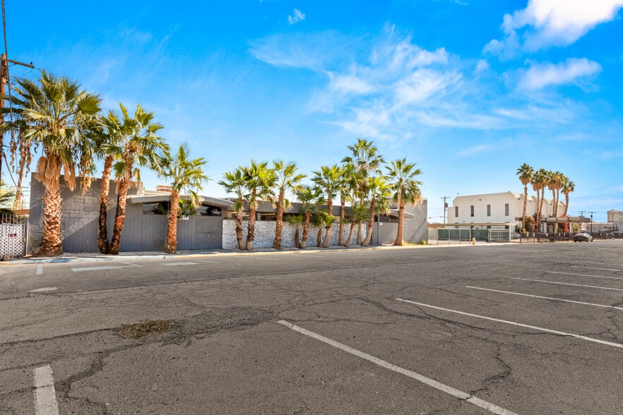 More Photos Of 830 E Sahara Ave, Las Vegas Loft Creative Space For Lease