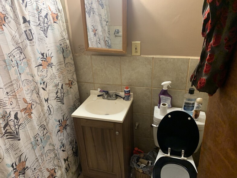 More Photos Of 2521 Noble Rd, Cleveland Heights Apartments For Sale
