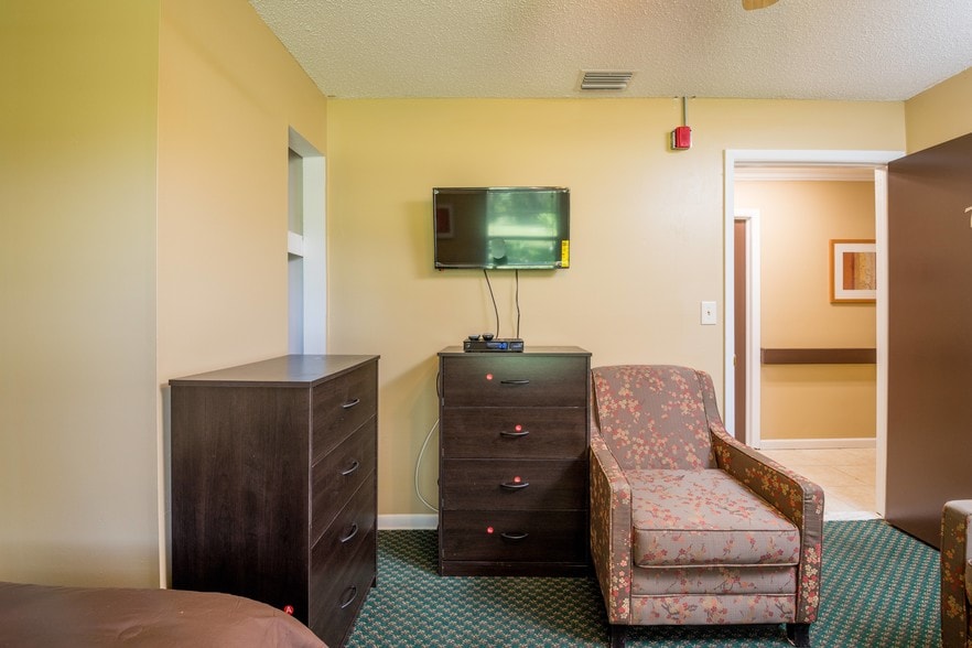 More Photos Of 15458 Snow Memorial Hwy, Brooksville Assisted Living For Sale