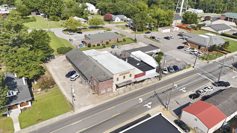 More Photos Of 30 S McKinley St, Coats Sports And Entertainment For Sale