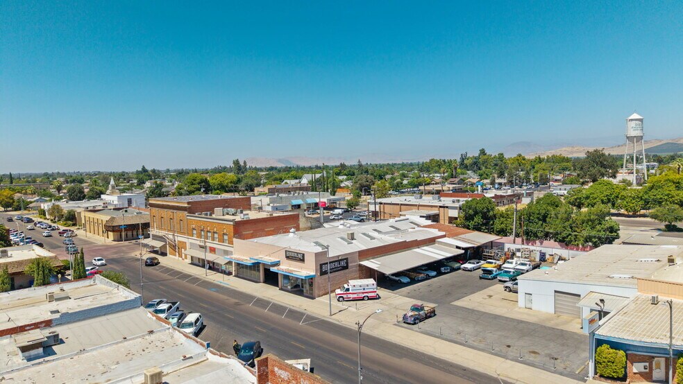 More Photos Of 124 S K St, Dinuba Freestanding For Sale