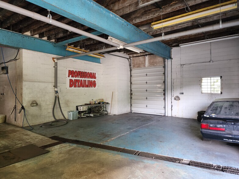 More Photos Of 1100 Fulton St, Scranton Service For Sale