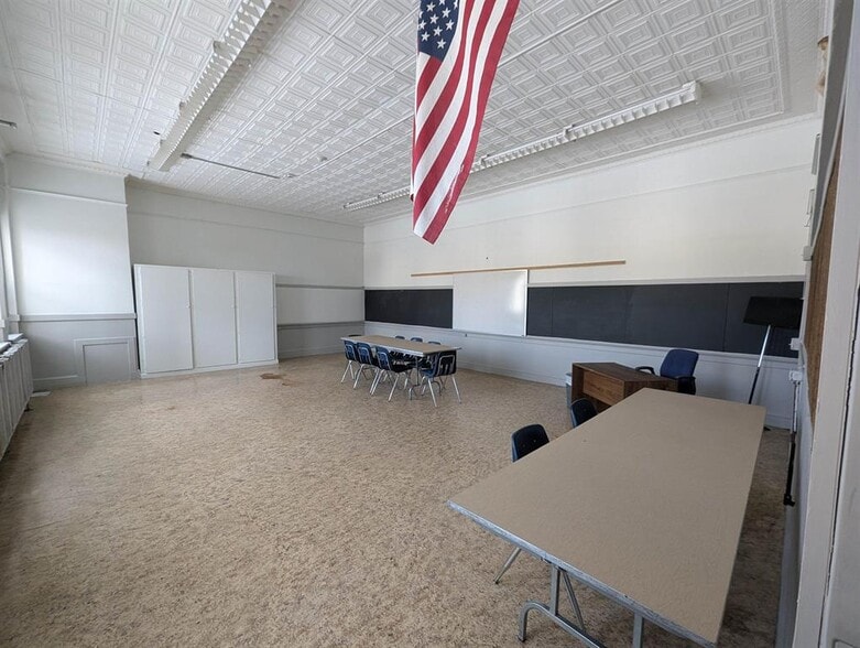 More Photos Of 16 Central st, Claremont Specialty For Sale