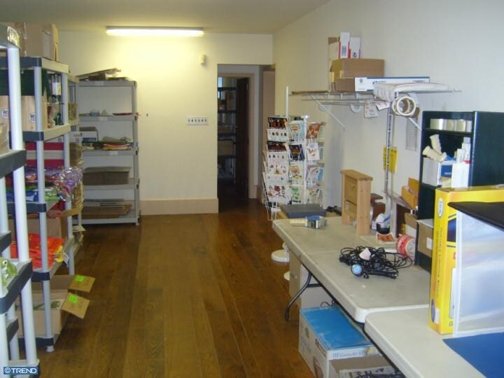 More Photos Of 46 Hilltown Pike, Line Lexington Office For Sale