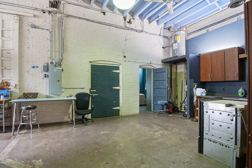 More Photos Of 1157 Concord St, Detroit Light Manufacturing For Sale