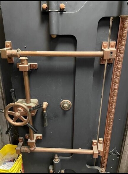 More Photos Of 111 E Dempsey St, Bryson General Retail For Sale