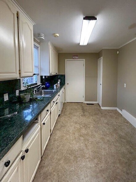 More Photos Of 3205 E 22nd St, Tulsa Medical For Lease