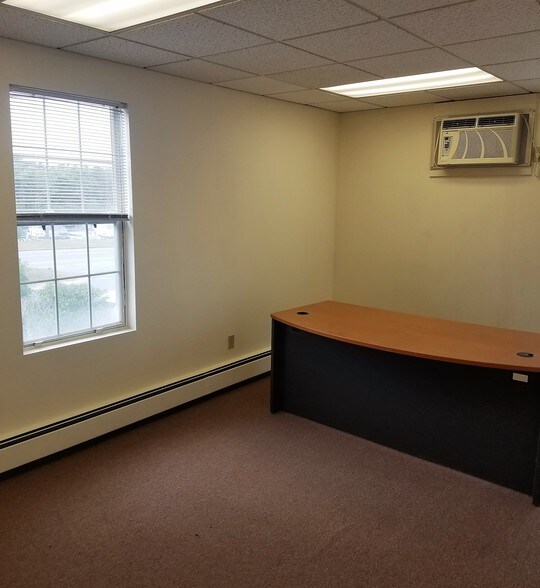 More Photos Of 114 State Rd, Sagamore Beach Warehouse For Lease