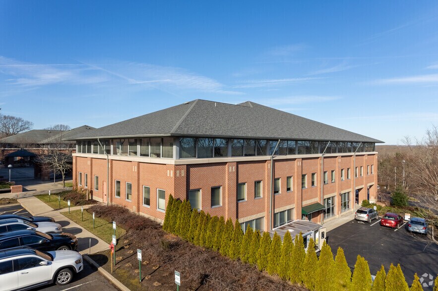 More Photos Of 300 Centerville Rd, Warwick Medical For Lease