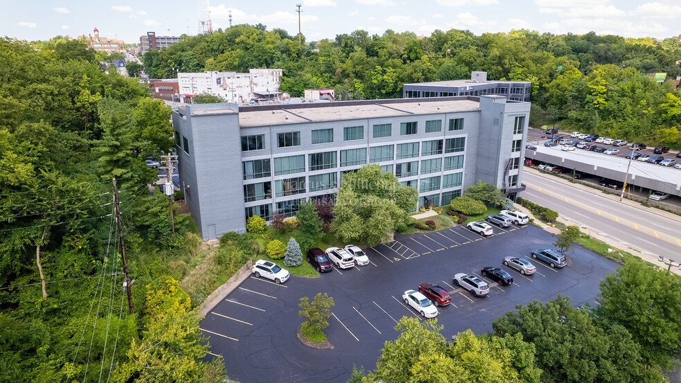 More Photos Of 2055 Reading Rd, Cincinnati Medical For Lease