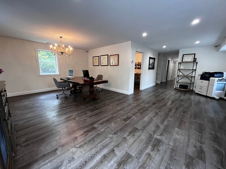 More Photos Of 593 Ramapo Valley Rd, Oakland Medical For Lease