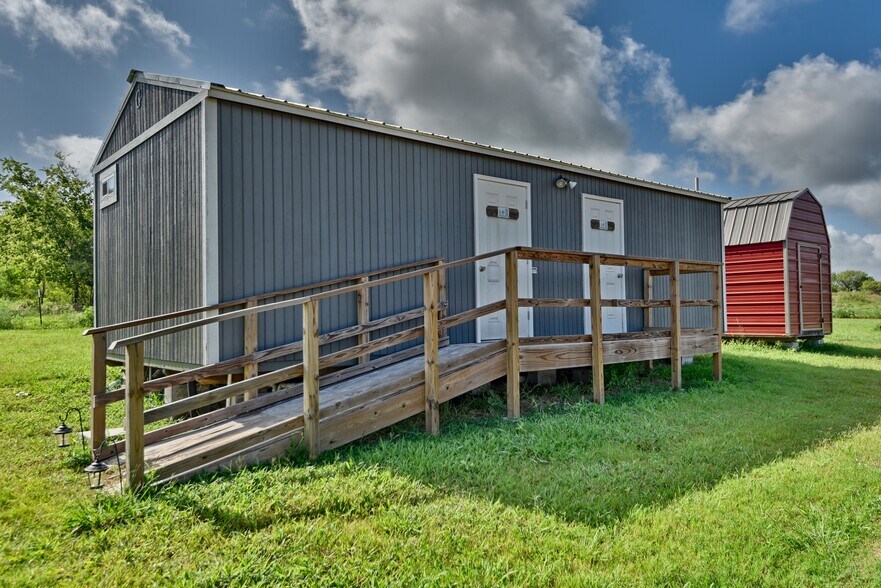 More Photos Of 1610 County Road 253, Weimar Trailer Camper Park For Sale
