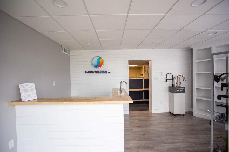 More Photos Of 1400 N Orange Blossom Trl, Orlando Warehouse For Sale