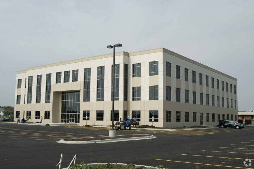 More Photos Of 581 William Latham Dr, Bourbonnais Medical For Lease