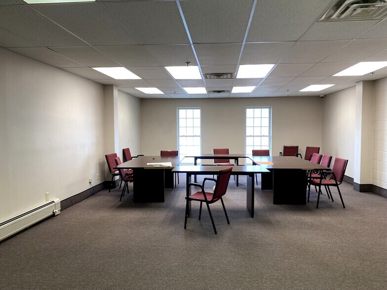 More Photos Of 2225 W Indiana St, Evansville Office Residential For Sale