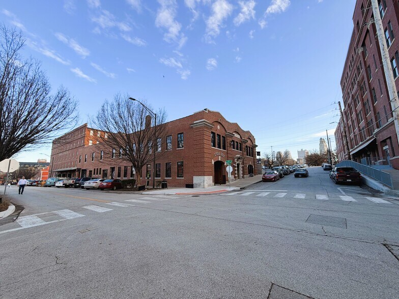 More Photos Of 201 Main St, Kansas City Loft Creative Space For Lease