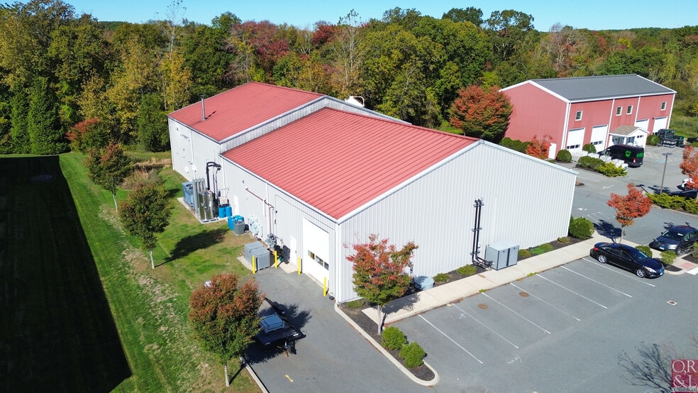 More Photos Of 225 Leonard Dr, Groton Warehouse For Sale
