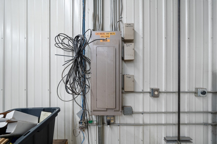 More Photos Of 600 Nathan Ln, Elkhorn Industrial For Lease