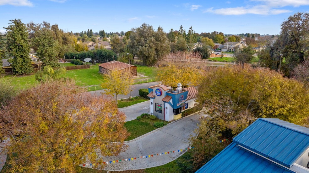 More Photos Of 1103 W Caldwell Ave, Visalia Freestanding For Sale