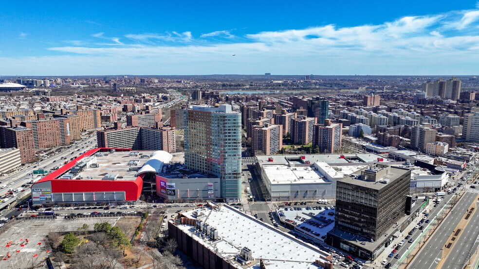 More Photos Of 6135 Junction Blvd, Rego Park Storefront For Lease
