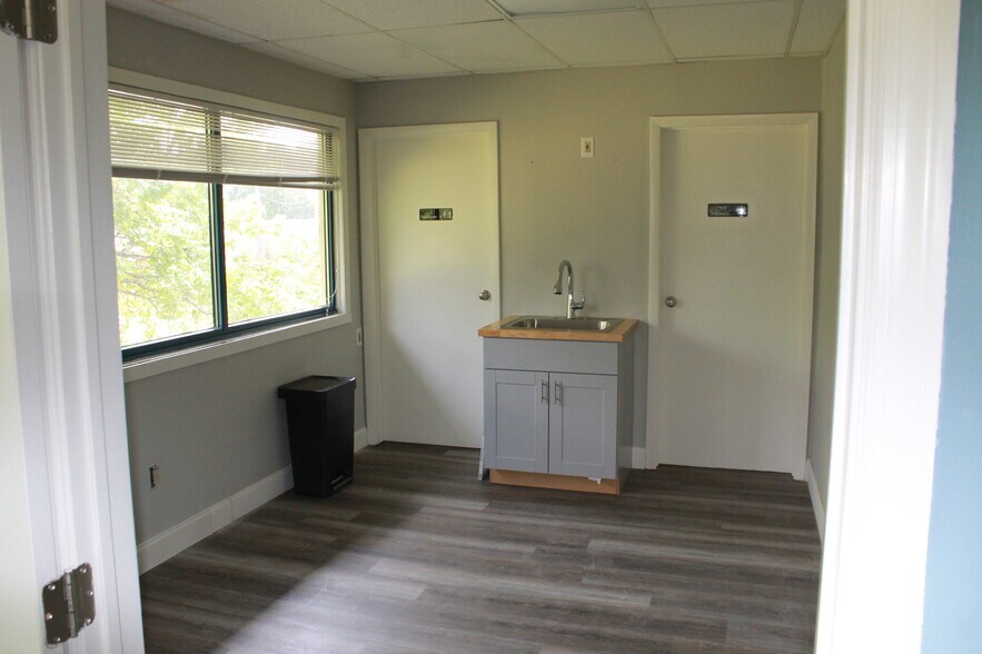 More Photos Of 3321 Doris Ave, Ocean Unknown For Lease