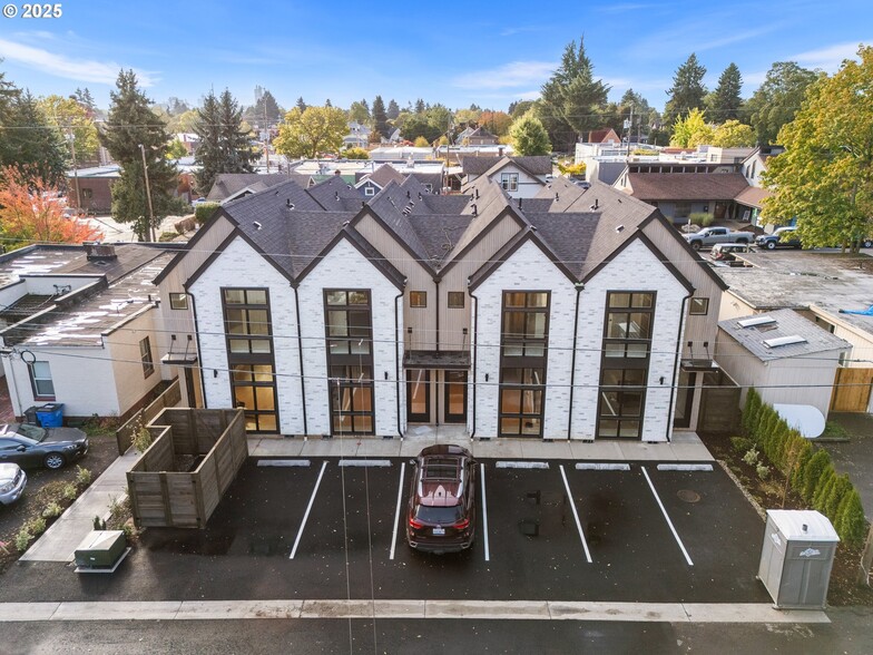 More Photos Of 1911 Broadway St, Vancouver Apartments For Sale