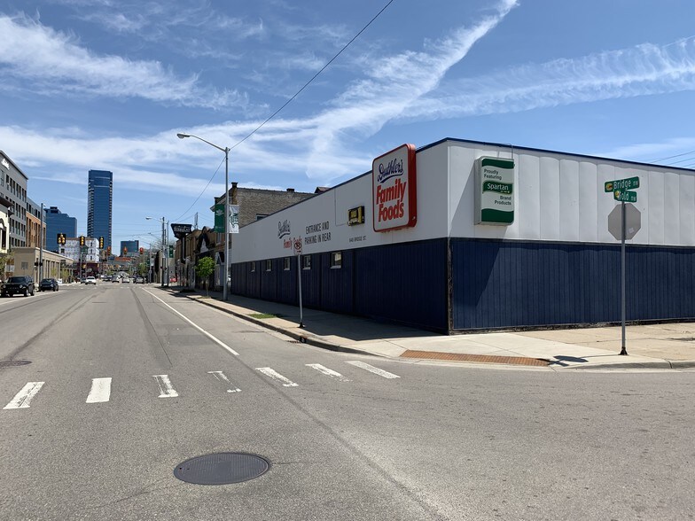 More Photos Of 648 Bridge St NW, Grand Rapids Freestanding For Lease